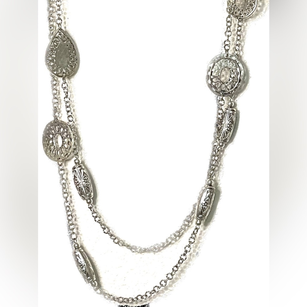 Beautiful fashion necklace.